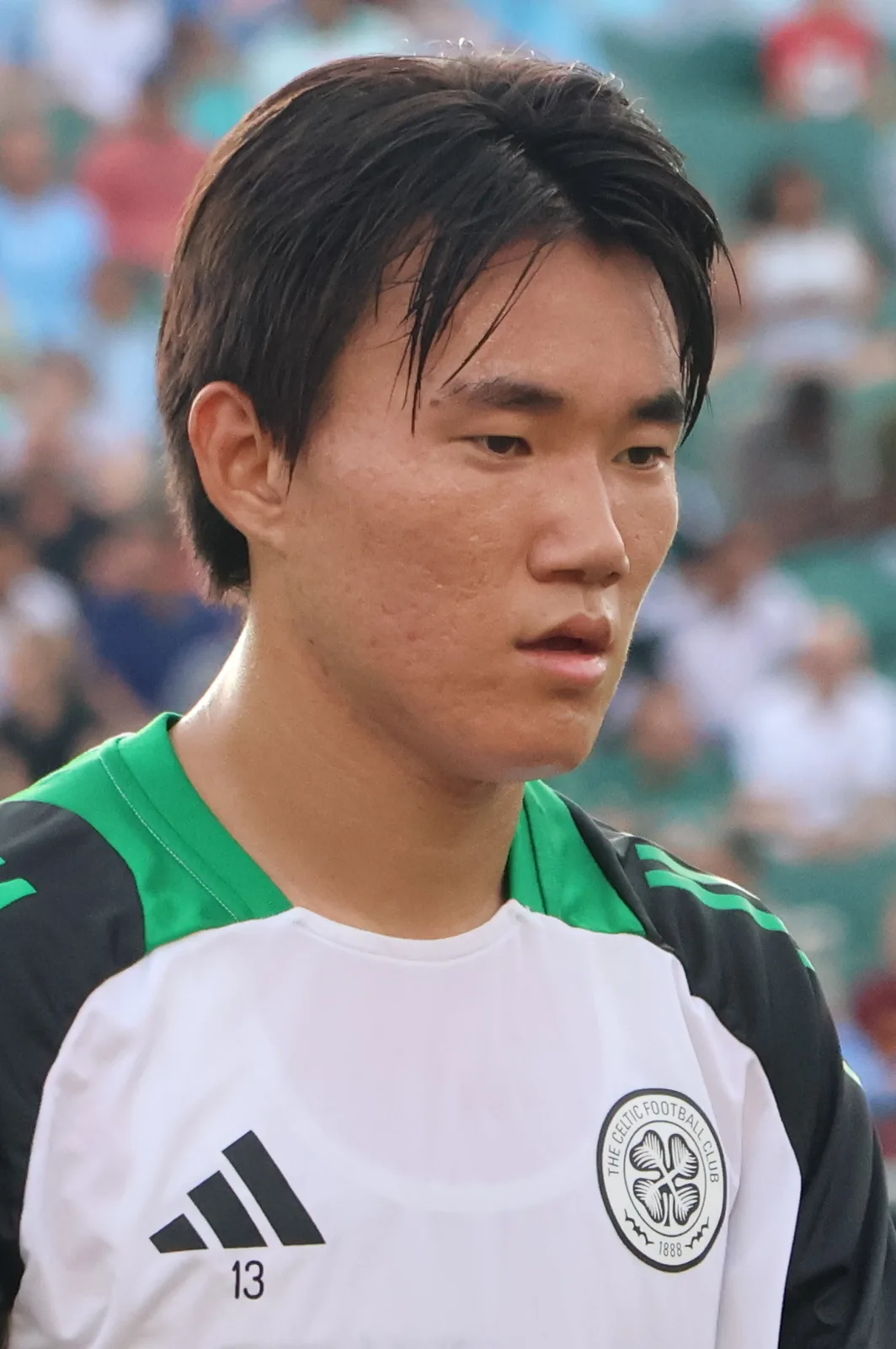 Yang Hyun-jun in a Celtic training top